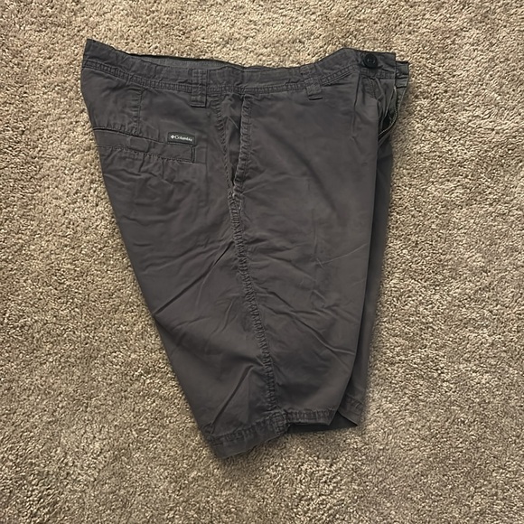 Columbia Mens 32W Gray Khaki Hiking Shorts - Picture 3 of 6